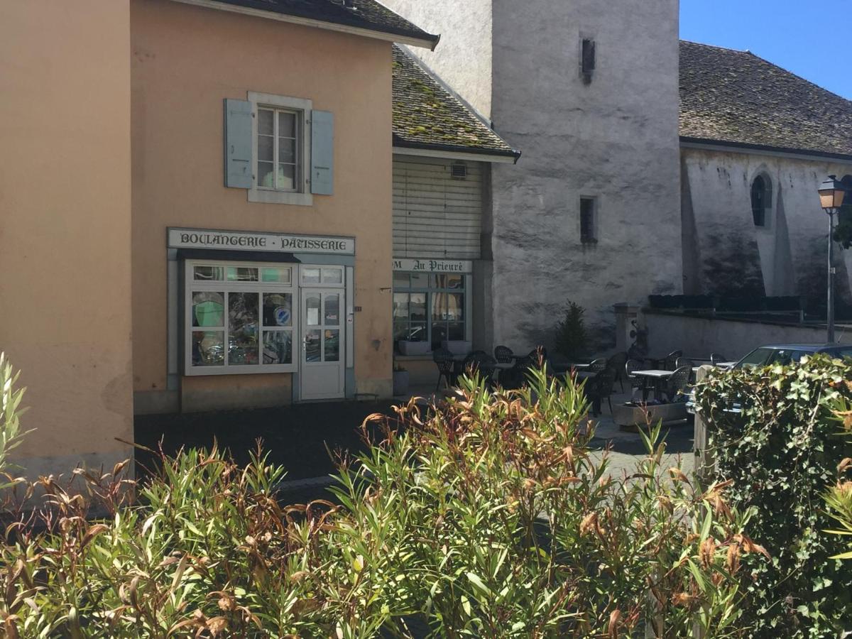 Le Cinquante Quatre Leilighet Perroy Eksteriør bilde
